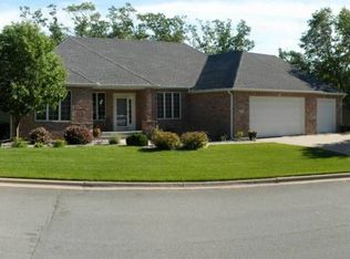 859 Amble Rd, Shoreview, MN 55126