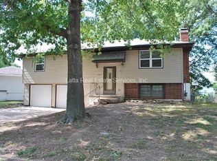 1205 NE 9th Ter, Blue Springs, MO 64014