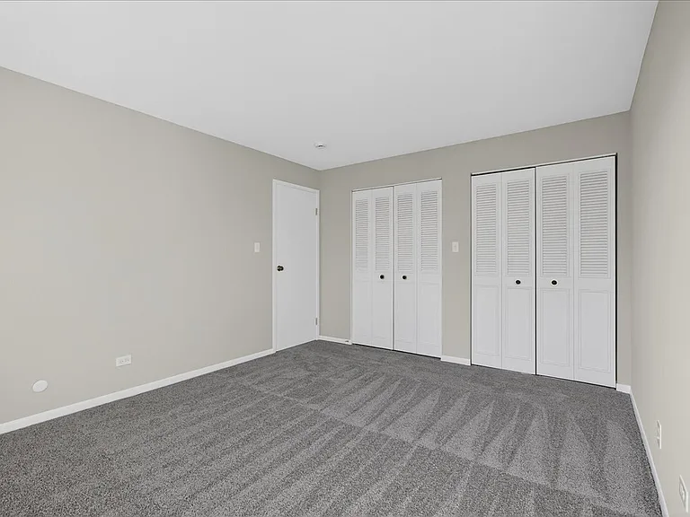 708 W 65th St #6 — Photo 20