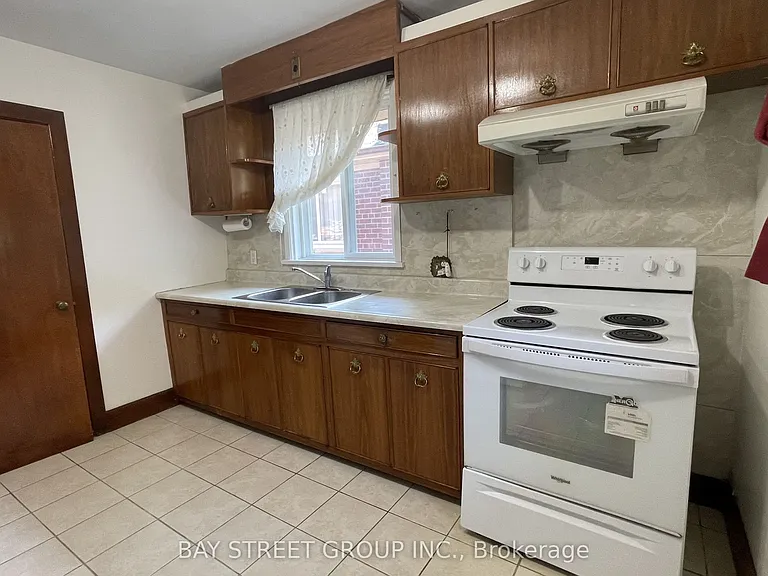 260 Moore Park Ave — Photo 13