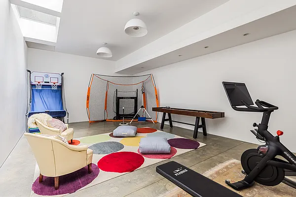 Sold by Compass | media 18