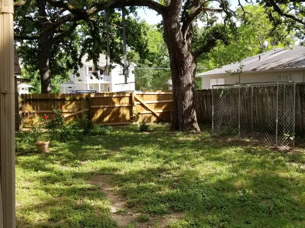 406 E Foch St, Bryan, TX 77801