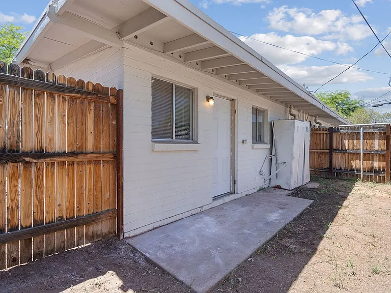 1415 E Adelaide Dr — Photo 11