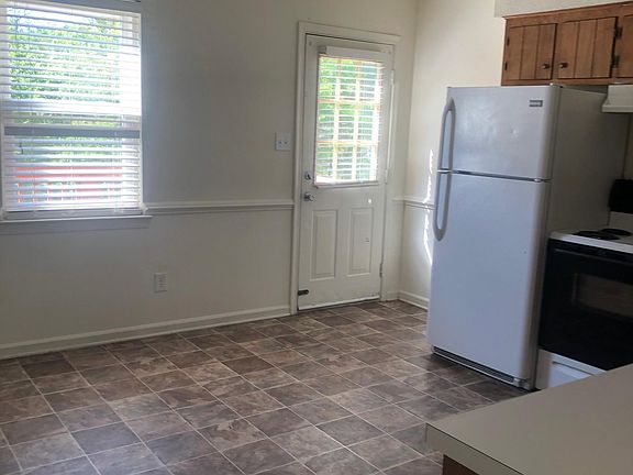 4th image of 118 Water Gate Dr #B