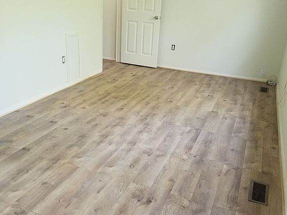 4th image of 14 McDonald Chapel Ct