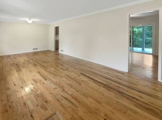 2370 Sandgate Rd, Atlanta, GA 30349