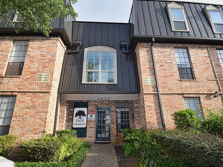 2425 Underwood St #346 — Photo 1