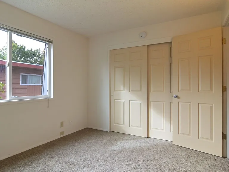 1437 High St — Photo 16