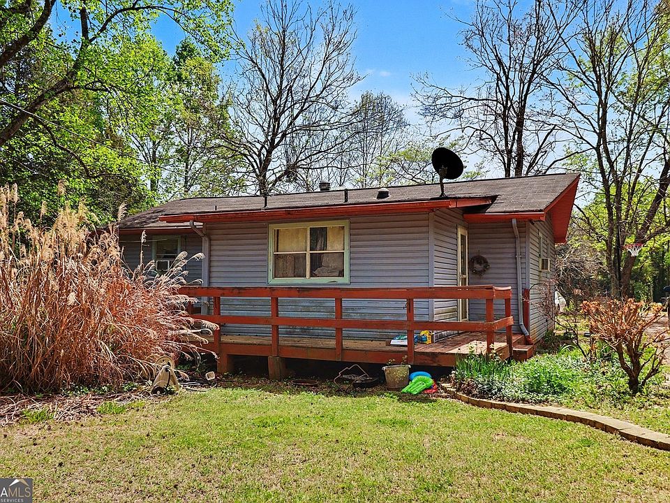 1st image of 204 Adams Cir SE