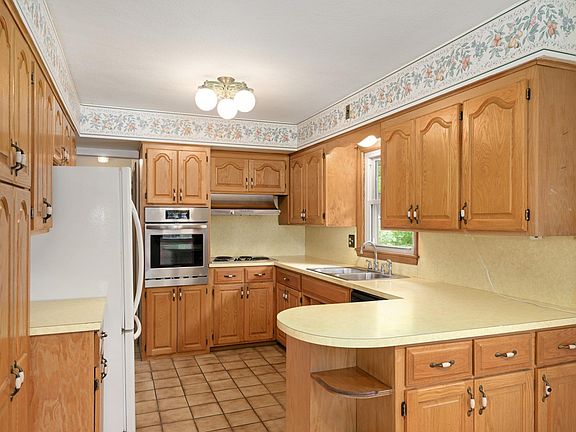 5th image of 5936 Emerson Ave S