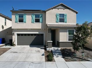 1002 W Buttercup Ln, Rialto, CA 92376