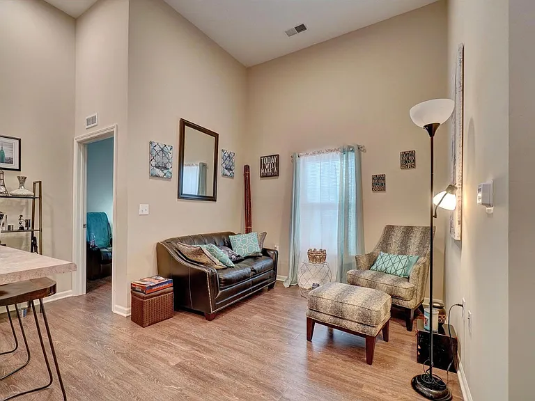Holley Pointe — Photo 13