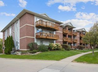 536 W Side Dr #536, Iowa City, IA 52246