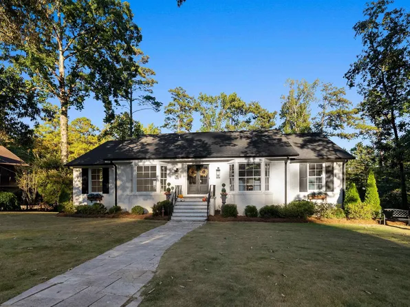 1277 Branchwater Ln, Vestavia, AL 35216