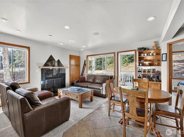 223 Hyak Drive E #609, Snoqualmie Pass, WA 98068