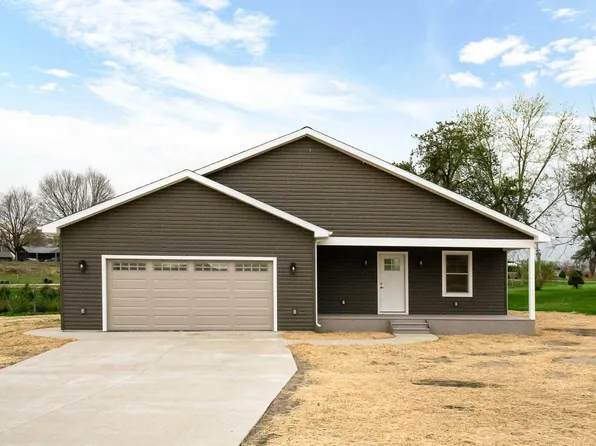 416 S Washington St, Pierceton, IN 46562