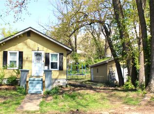 617 Clay St, Alton, IL 62002