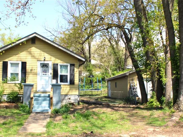 617 Clay St, Alton, IL 62002