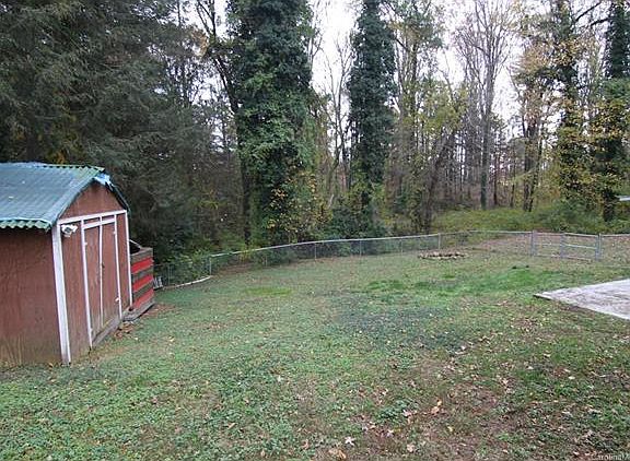 2nd image of 303 W Tennessee Ave