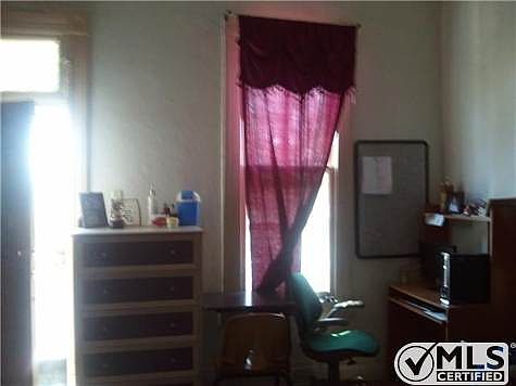5th image of 1123 E Overland Ave