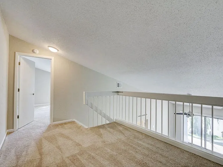 Lake Country Village Apartments — Photo 31