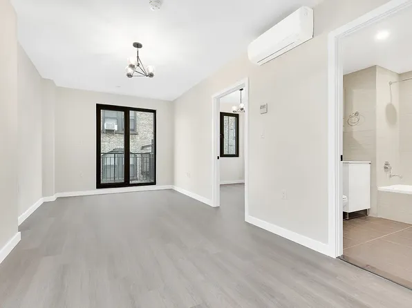 221 E 105th St APT 4D, New York, NY 10029