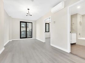 221 E 105th St, New York, NY