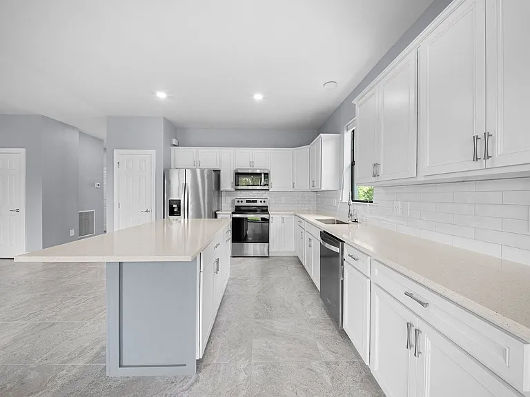 3685 E Hampton Cir — Photo 15