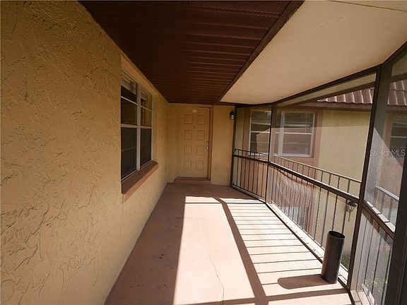4th image of 24 Windtree Ln #C