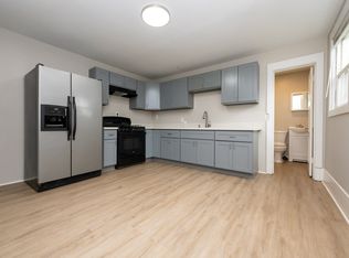 336 3rd St SE APT 1, Puyallup, WA 98372