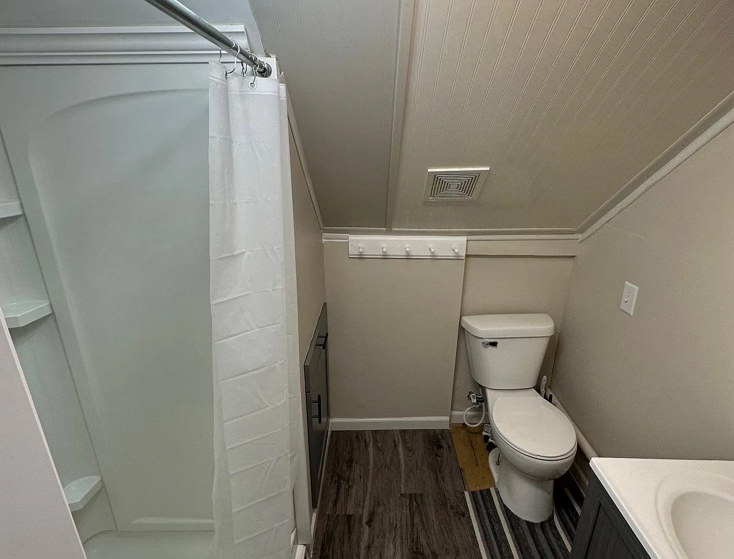 3 bed, 1342 sqft, $2,400 — Photo 4