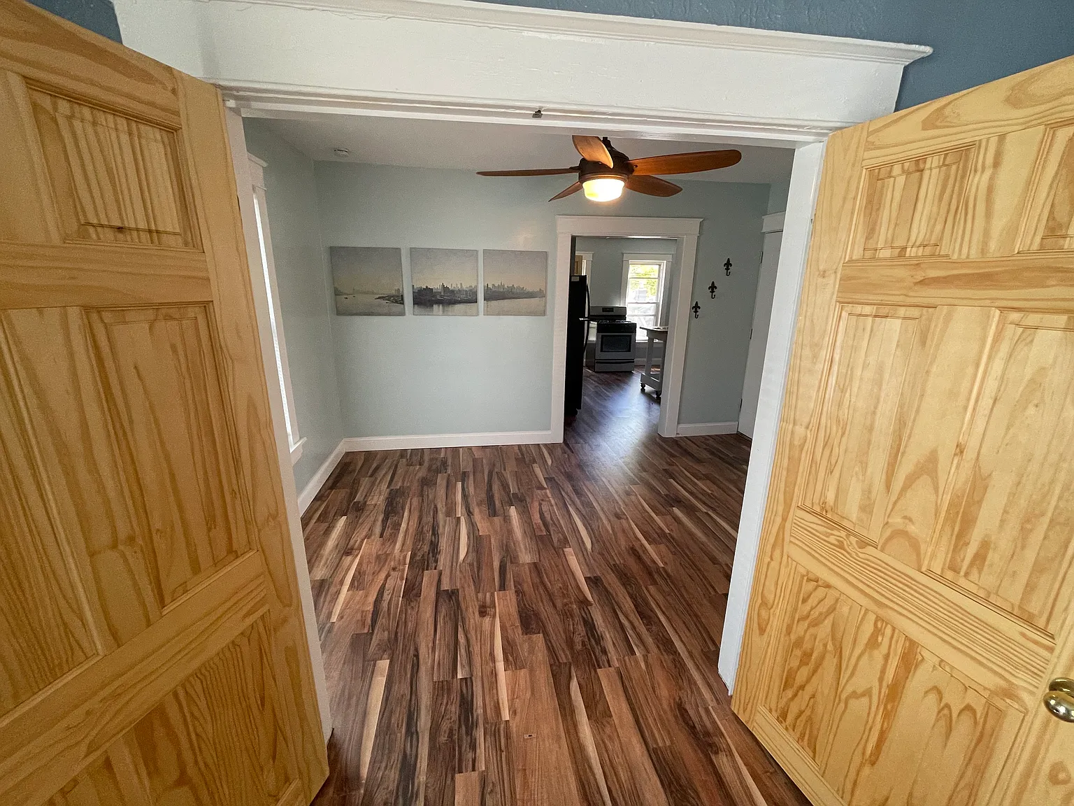 2 bed, 1.0 bath, $1,400 — Photo 2