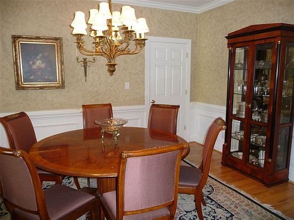 3rd image of 2900 Willow Oak Dr