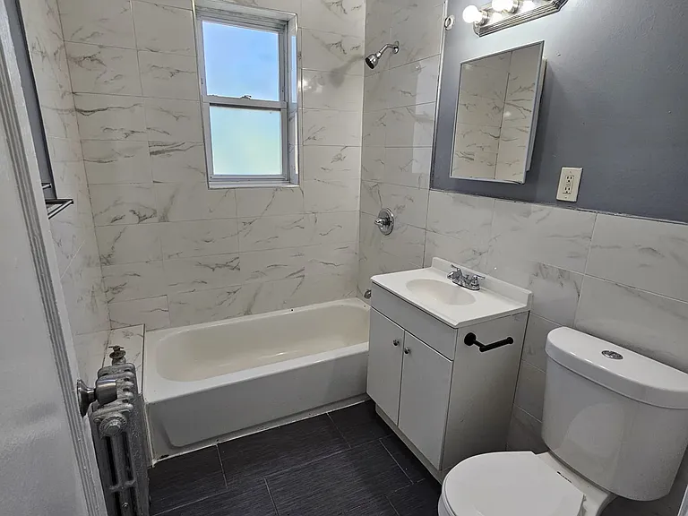 160 Grumman Ave #207 — Photo 9
