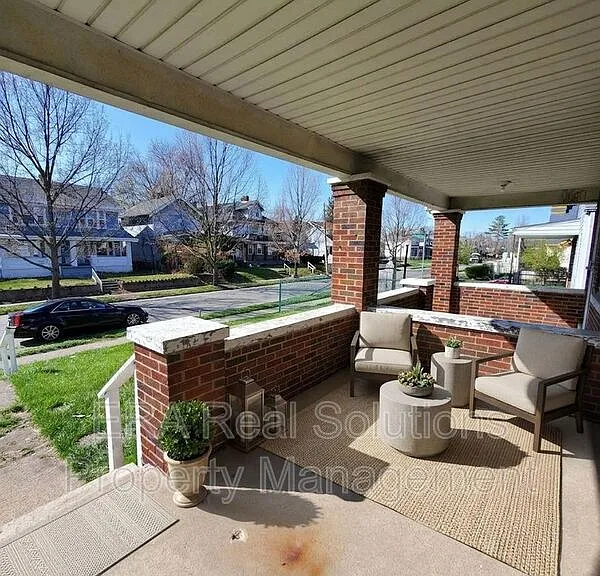 854 Fairwood Ave — Photo 4
