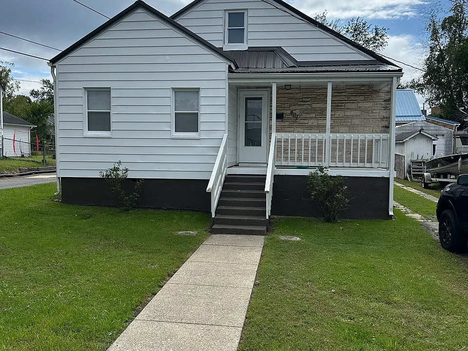 401 Kelly Ave