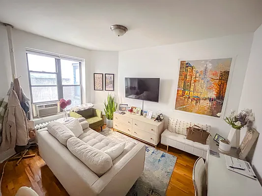 Rented by Compass | media 11