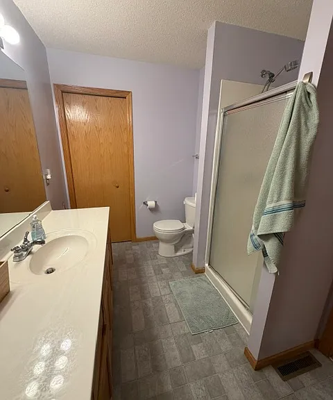 2336 Oakridge Cir — Photo 22