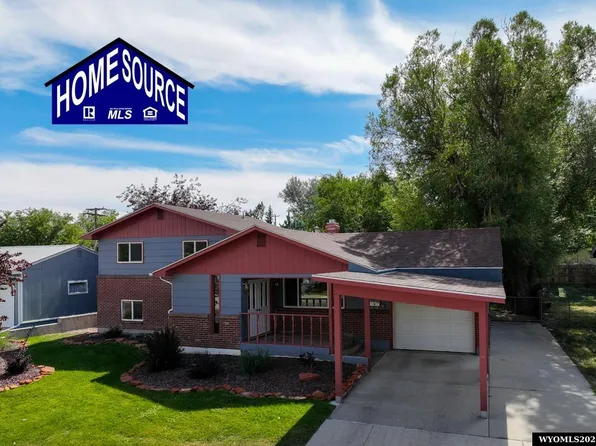 935 Cliff St, Lander, WY 82520