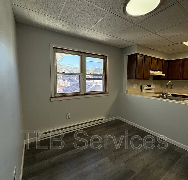 563 Washington Ave #1E — Photo 3