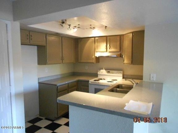 4th image of 540 N May St APT 1073