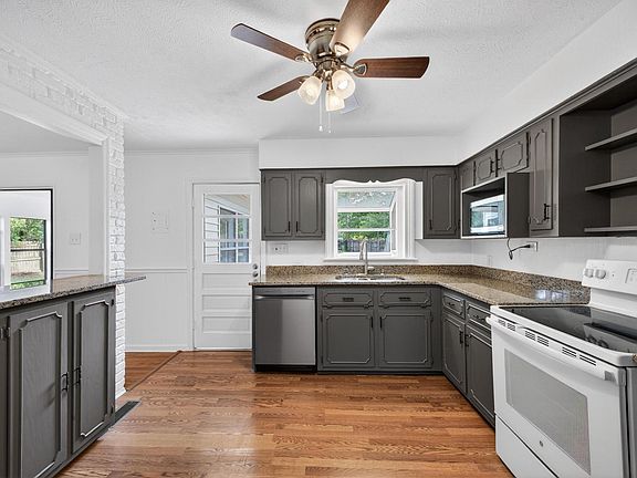 5th image of 23 Coker Dr