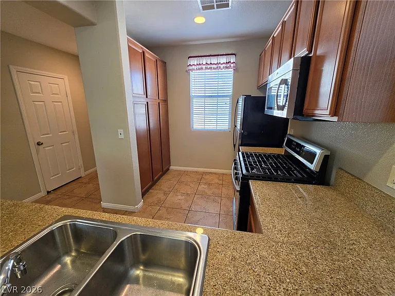 9115 Mount Wilson St — Photo 12