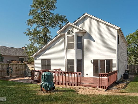 3rd image of 733 Bishop St