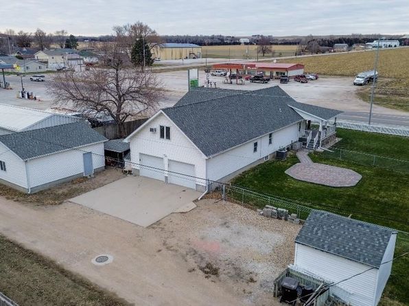 327 Columbus Ave, Monroe, NE 68647