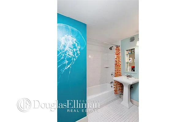 Sold by Douglas Elliman | media 19
