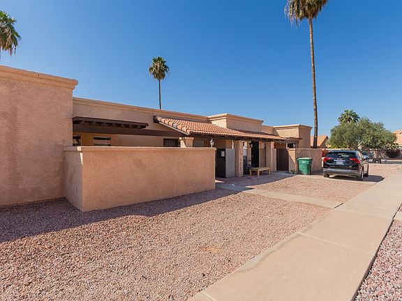 2nd image of 615 N Arrowhead Dr APT 2