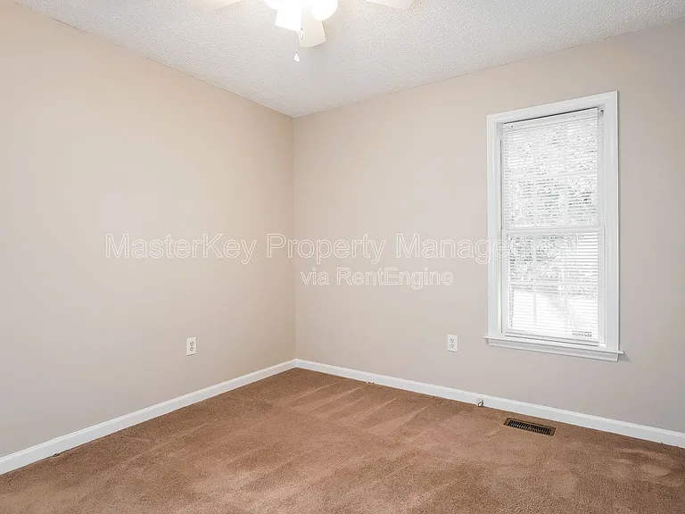 317 Cross Hill Ln — Photo 22