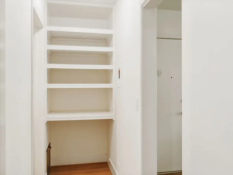 1250 E 3rd St #8 — Photo 13