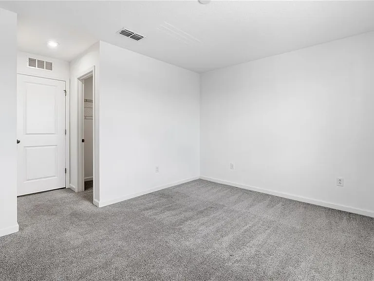1124 Lakeshore Breeze Pl — Photo 22